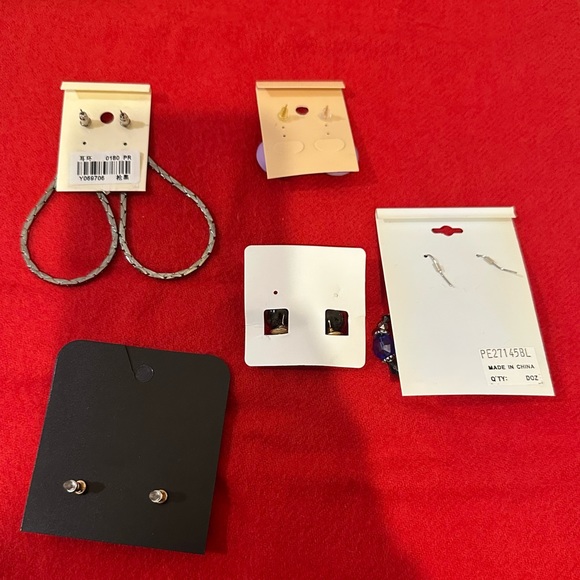 Earrings - Picture 3 of 3